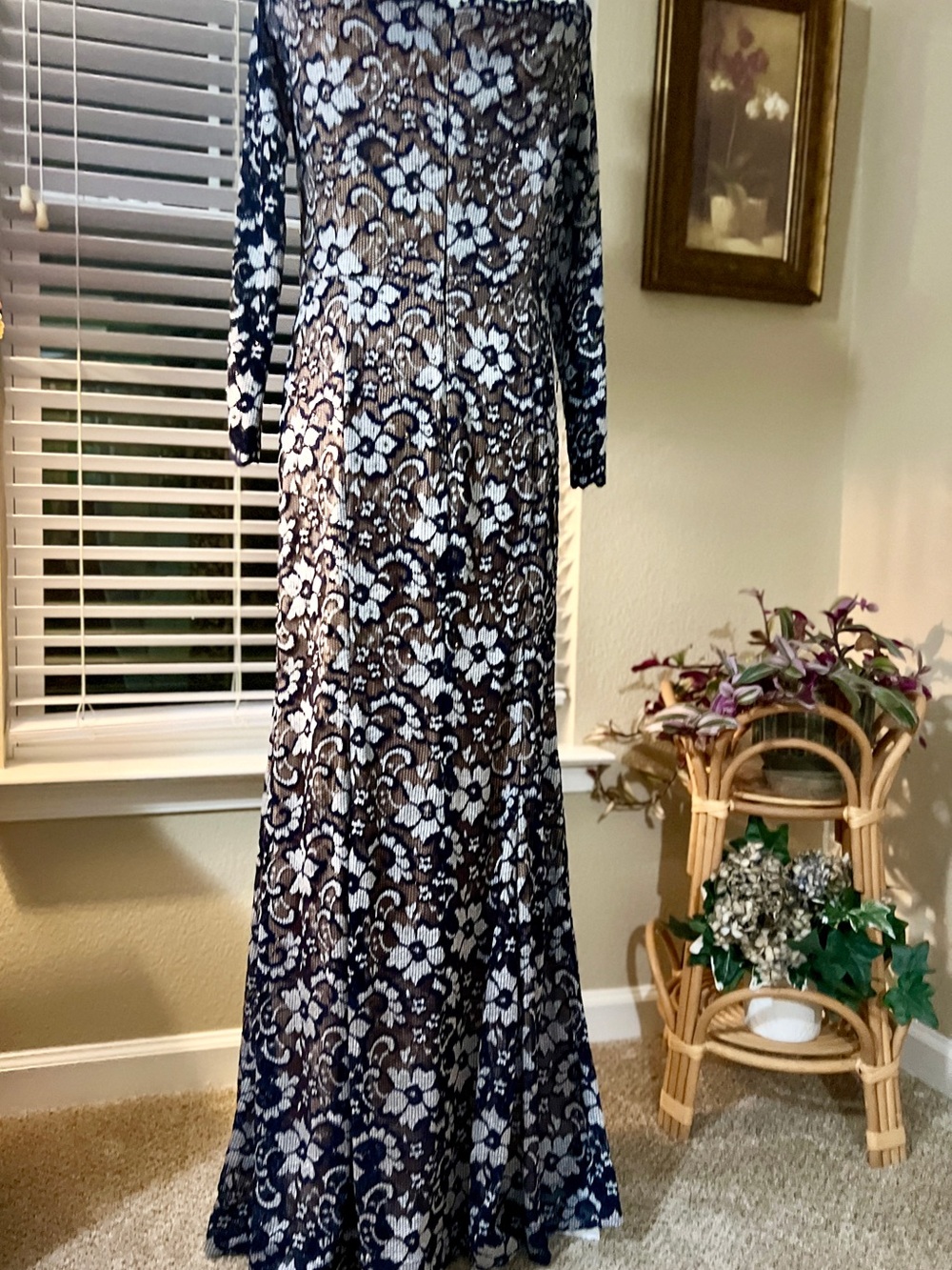 Women's Blue Lace Off Shoulder Long Sleeve Maxi
Evening Gown Size 12 L - Picture 3 of 6